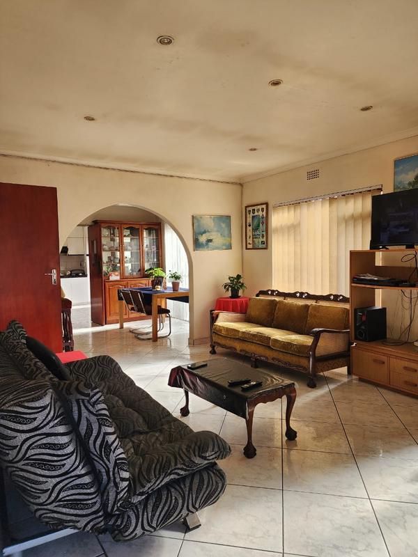 5 Bedroom Property for Sale in Belgravia Western Cape